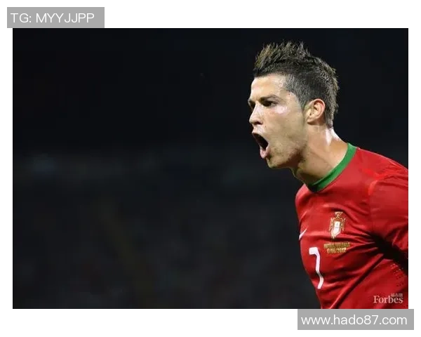 长发男足球巨星的潇洒风采与绿茵场上的独特魅力